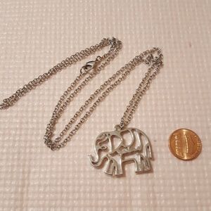 🍭 3 FOR $10 🍭 elephant necklace